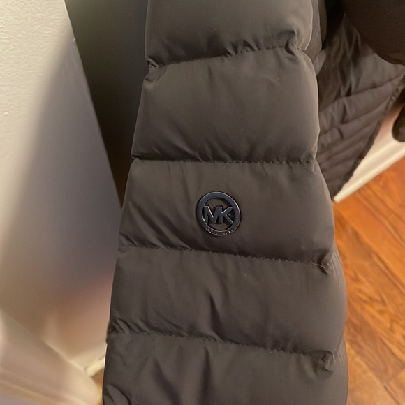 Woman’s Michael Kors Coat - Picture 4 of 4